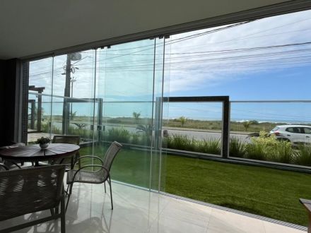 REF - 010 Apto Garden  Frente Mar Bal. Costa Azul